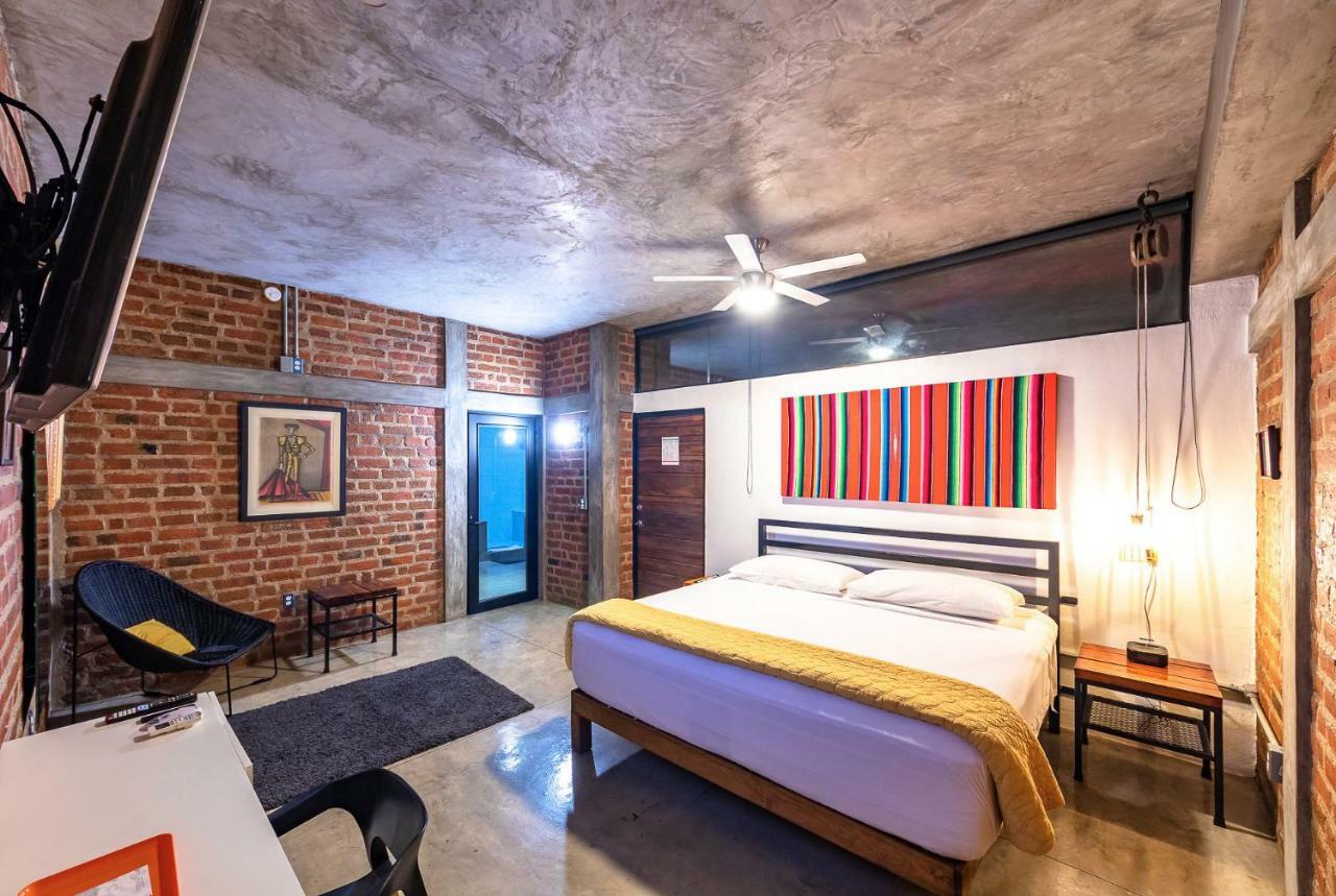Pinata Pv Gay Hotel Puerto Vallarta Dış mekan fotoğraf