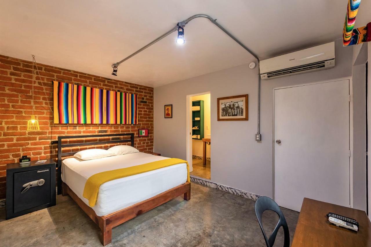 Pinata Pv Gay Hotel Puerto Vallarta Dış mekan fotoğraf